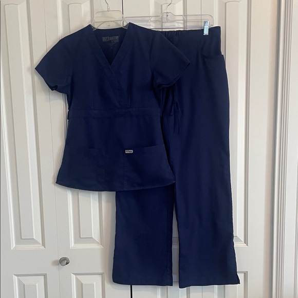 Grey's Anatomy Scrub set in Navy - Picture 1 of 8